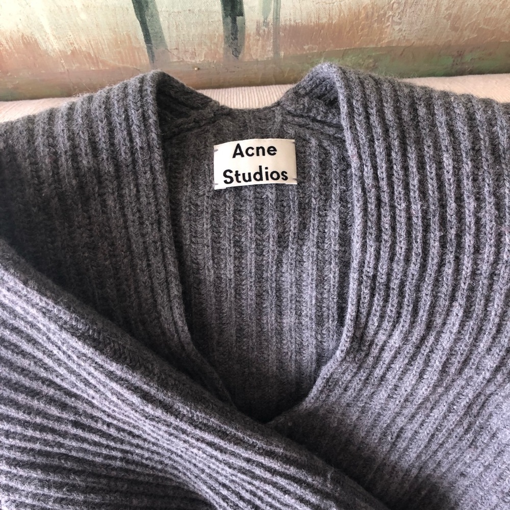Acne Studios classic v neck sweater 100% wool
